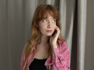 naked girl with webcam masturbating with sextoy MaryellenQazi