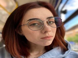 camgirl playing with vibrator MelissaPratt