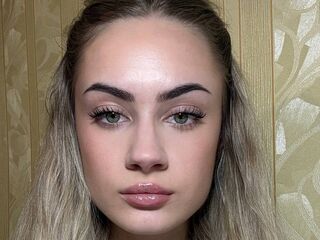 nude gamgirl MellieSchultze