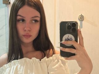 chatrubate cam girl MiaRioti