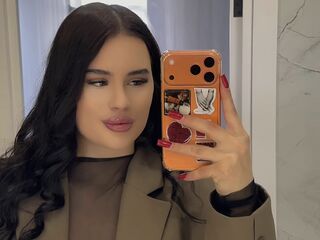 girl showing pussy MilaCrew