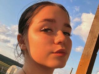naked cam girl picture MilanaStrain