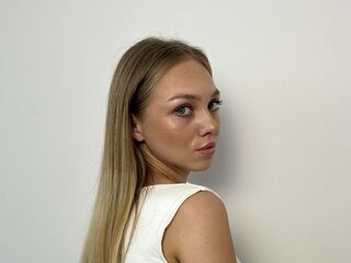 webcamgirl chat room MiyokoShimsky