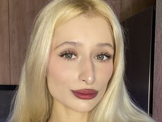 naughty webcam MonicaBarbies