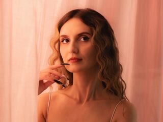 camgirl playing with vibrator MoonSeraphine