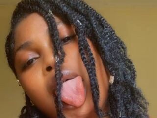 cam whore Nikimi