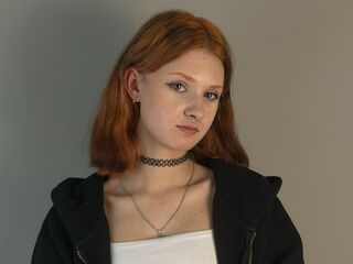 girl showing pussy PetraColden