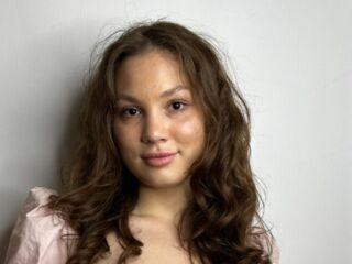 live chatroom RegenaCrichlow