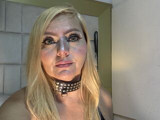 camgirl fingering shaved pussy RoxaneGrace