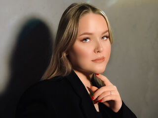 free chat room SallySavage