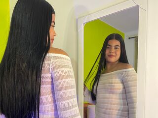 naked camgirl masturbating with dildo SamyBeck