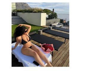 striptease cam SarraJames