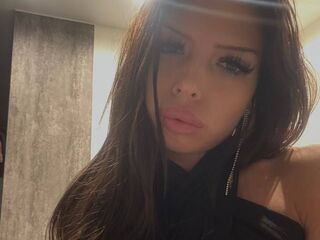 cam girl masturbating with vibrator SueSpeilman