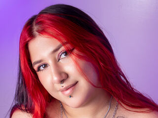 camgirl fingering bald pussy SusiWild