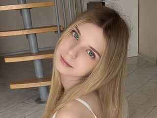 free nude live show ThoraBeskom