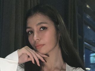 naughty camgirl masturbating with vibrator TreasaWurz