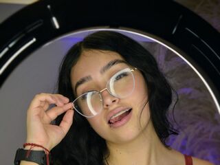 girl showing tits VallolettRuso